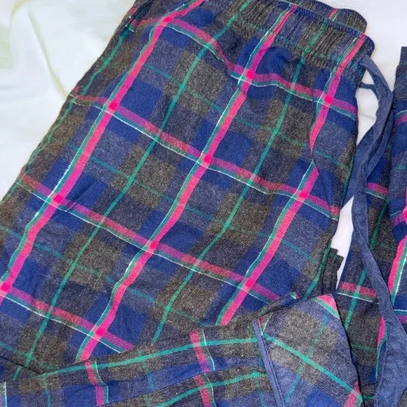 Victoria Secret Plaid Pajama Set in Blue and Pink - Picture 2 of 7